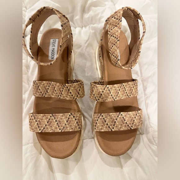 Steve Madden sandals - Picture 1 of 5
